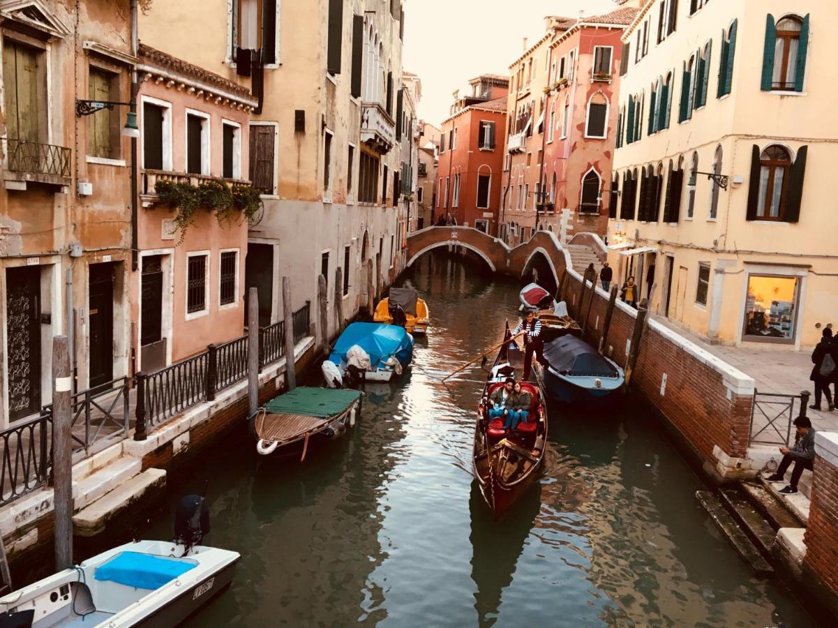 Pink House In Venice City Center 아파트 외부 사진